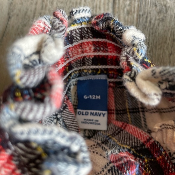 Old Navy Flannel Top, size 6-12 months - Picture 4 of 5